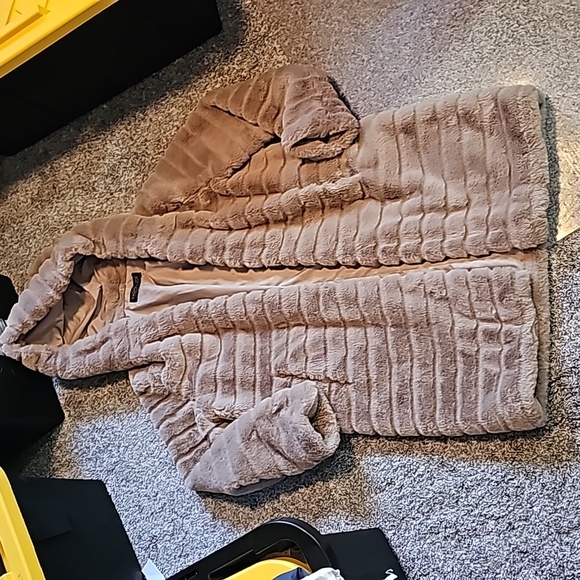 STUNNING TAN RACHEL ZOE RIBBED FAKE FUR HOODED COAT - Picture 6 of 14